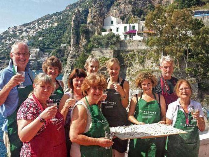 Solo traveller group presenting Italian pasta.