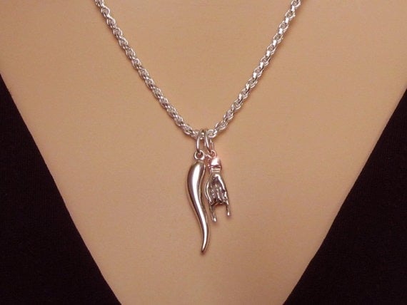 Mano Cornuto necklace